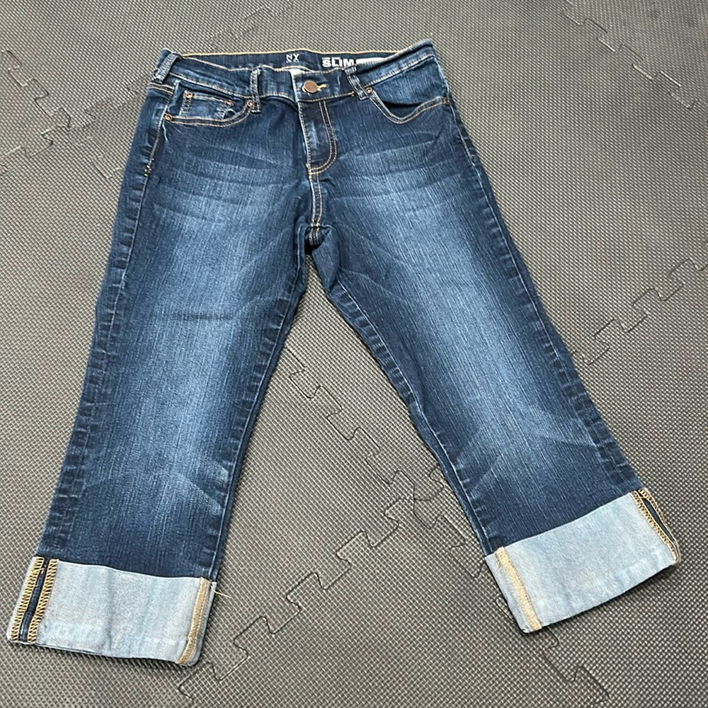 NEW YORK & COMPANY size 4 cropped/cuffed denim